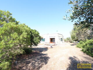 foto immobile Villa vicino al mare, da completare con Piscina, chiavi in mano n. 2