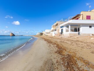 Appartamento Indipendente a Piano Terra, Fronte Spiaggia