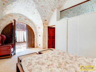 foto immobile Splendida Masseria Fortificata con Piscina, Immersa nella Campagna n. 18