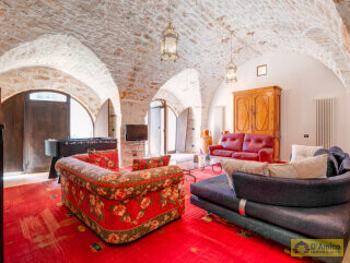 foto immobile Splendida Masseria Fortificata con Piscina, Immersa nella Campagna n. 19