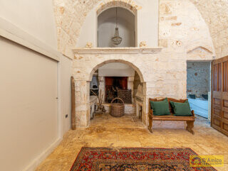 foto immobile Splendida Masseria Fortificata con Piscina, Immersa nella Campagna n. 23