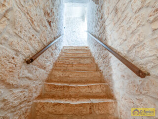 foto immobile Splendida Masseria Fortificata con Piscina, Immersa nella Campagna n. 26