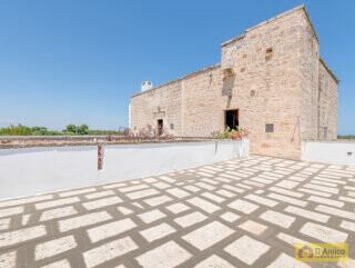 foto immobile Splendida Masseria Fortificata con Piscina, Immersa nella Campagna n. 29