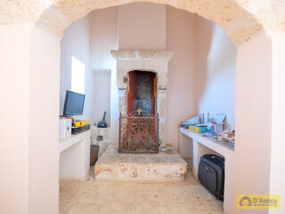 foto immobile Splendida Masseria Fortificata con Piscina, Immersa nella Campagna n. 36