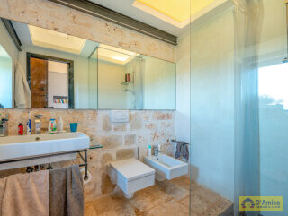 foto immobile Splendida Masseria Fortificata con Piscina, Immersa nella Campagna n. 40