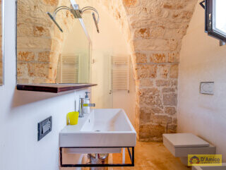 foto immobile Splendida Masseria Fortificata con Piscina, Immersa nella Campagna n. 44