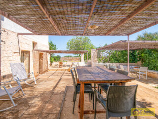 foto immobile Splendida Masseria Fortificata con Piscina, Immersa nella Campagna n. 48