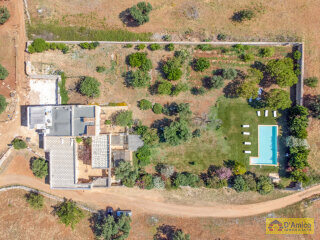 foto immobile Splendida Masseria Fortificata con Piscina, Immersa nella Campagna n. 8