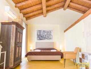 foto immobile Elegante Masseria del 1500, con Piscina, Immersa nel Verde n. 26