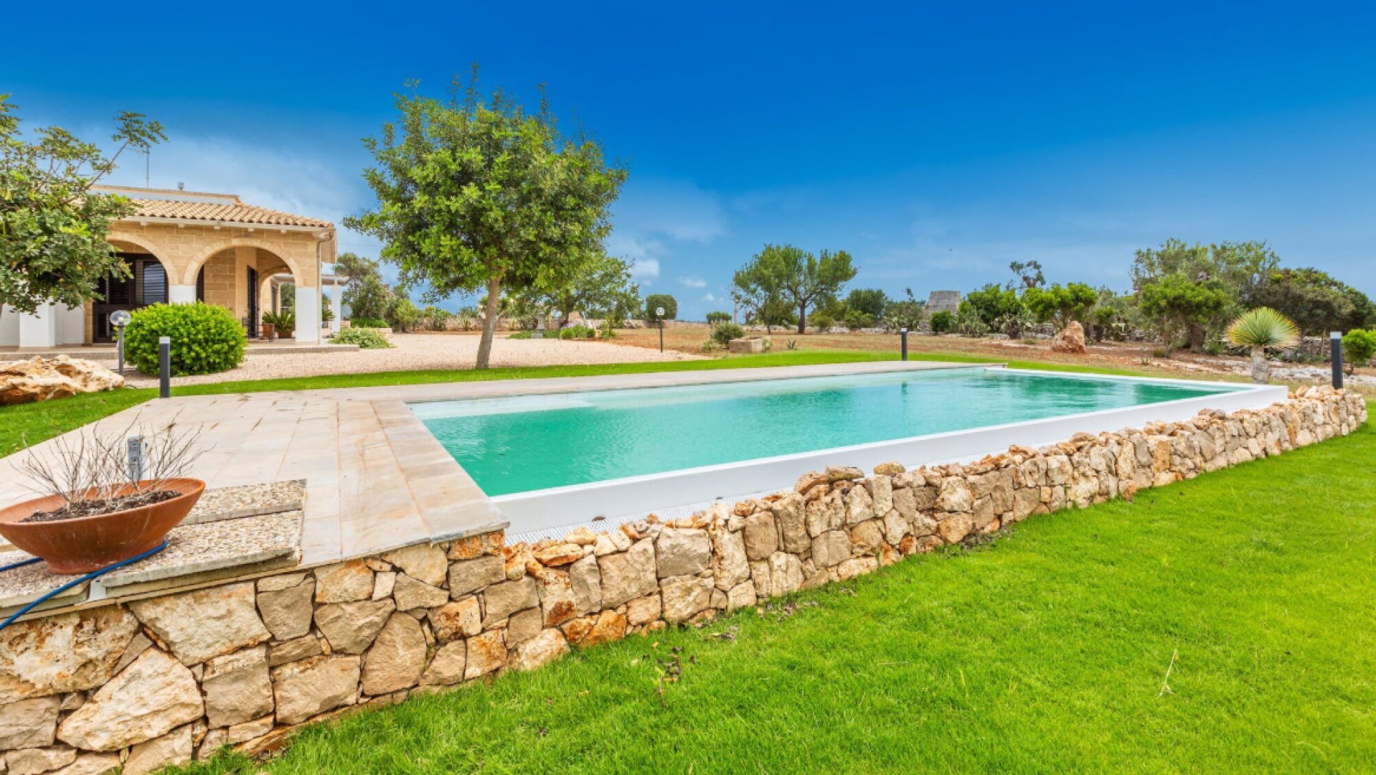 Elegante Villa Vista Mare con Piscina in vendita a Pescoluse - Salve
