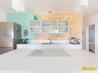 foto immobile Elegante Villa Vista Mare con Piscina in vendita a Pescoluse n. 14