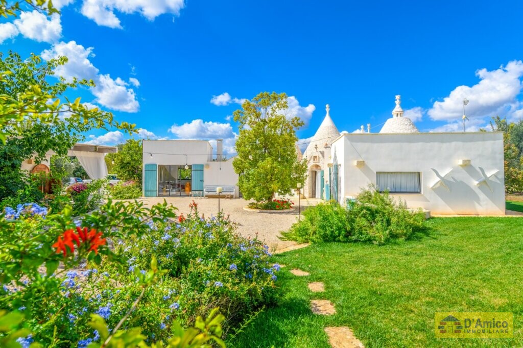 foto immobile Raffinati Trulli con Piscina e Dependance in Valle D'Itria n. 9