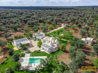 foto immobile Raffinati Trulli con Piscina e Dependance in Valle D'Itria n. 30