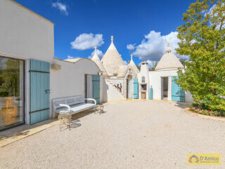 foto immobile Raffinati Trulli con Piscina e Dependance in Valle D'Itria n. 4