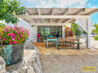 foto immobile Raffinati Trulli con Piscina e Dependance in Valle D'Itria n. 6
