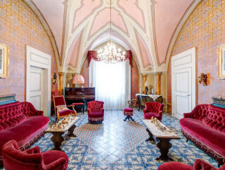 Prestigious Manor Palace for sale in Itria Valley