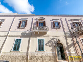 foto immobile Prestigioso Palazzo signorile in vendita in Valle d'Itria n. 2
