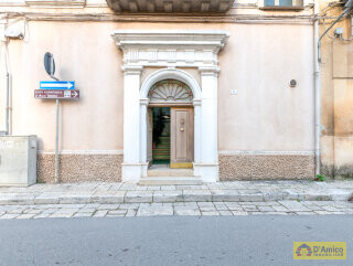 foto immobile Prestigioso Palazzo signorile in vendita in Valle d'Itria n. 3