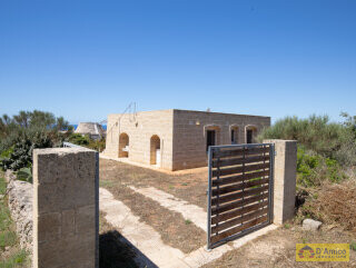 foto immobile Villa in tipica pietra salentina con jacuzzi vista mare a Torre Vado n. 3