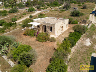 foto immobile Villa in tipica pietra salentina con jacuzzi vista mare a Torre Vado n. 25