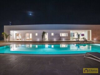 foto immobile Incantevole Villa con piscina a pochi km dal mare di Carovigno n. 35