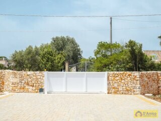 foto immobile Incantevole Villa con piscina a pochi km dal mare di Carovigno n. 36