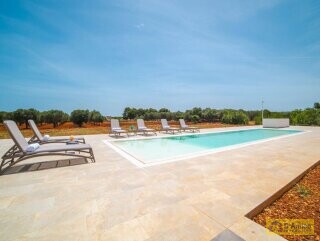 foto immobile Incantevole Villa con piscina a pochi km dal mare di Carovigno n. 6