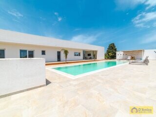 foto immobile Incantevole Villa con piscina a pochi km dal mare di Carovigno n. 8