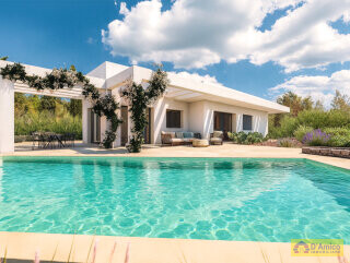 foto immobile Splendida villa con piscina vista mare da realizzare, con Guest House già pronta n. 2