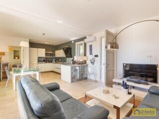 foto immobile Villa con Piscina vista mare a Pescoluse n. 19