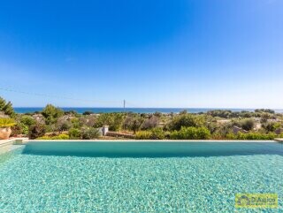foto immobile Villa con Piscina vista mare a Pescoluse n. 4