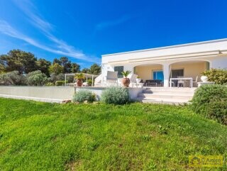 foto immobile Villa con Piscina vista mare a Pescoluse n. 33