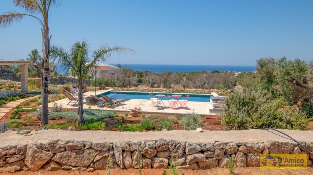 foto immobile Esclusiva villa vista mare con piscina a Santa Maria di Leuca n. 9