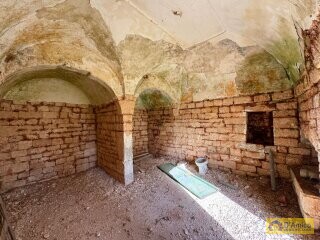 foto immobile Storica Masseria del 1754, con trullo, a Ceglie Messapica n. 15