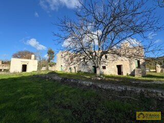 foto immobile Storica Masseria del 1754, con trullo, a Ceglie Messapica n. 17