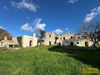 foto immobile Storica Masseria del 1754, con trullo, a Ceglie Messapica n. 18