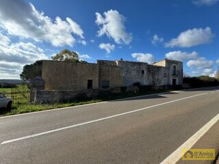 foto immobile Storica Masseria del 1754, con trullo, a Ceglie Messapica n. 20