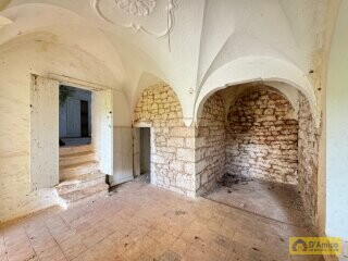 foto immobile Storica Masseria del 1754, con trullo, a Ceglie Messapica n. 7