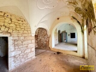 foto immobile Storica Masseria del 1754, con trullo, a Ceglie Messapica n. 8