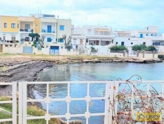 foto immobile Villa con accesso diretto al mare ad Ostuni n. 23