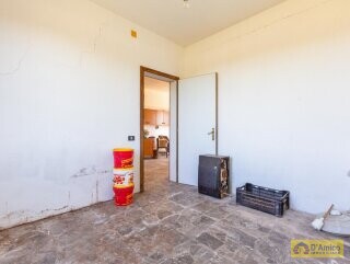 foto immobile Villa vista mare, da ristrutturare, a Pescoluse con possibile Piscina n. 16