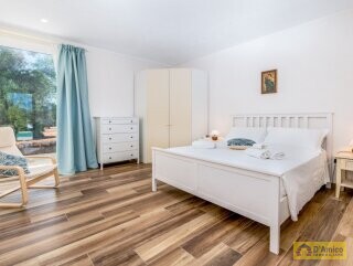 foto immobile Elegante Villa con Trullo Saraceno e Piscina a Carovigno  n. 13