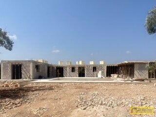 foto immobile LUSSUOSA Villa con Piscina in fase di realizzazione n. 23