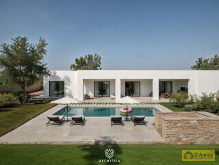 foto immobile Ampia e Moderna Villa con Piscina a Carovigno n. 2