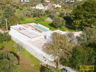 foto immobile Villa di Lusso con Piscina + 2 Dependance a Ostuni n. 10