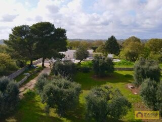 foto immobile Villa di Lusso con Piscina + 2 Dependance a Ostuni n. 11