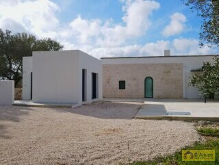 foto immobile Villa di Lusso con Piscina + 2 Dependance a Ostuni n. 12