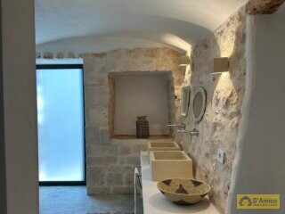 foto immobile Villa di Lusso con Piscina + 2 Dependance a Ostuni n. 28
