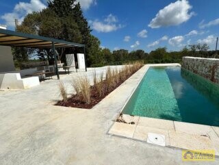 foto immobile Villa di Lusso con Piscina + 2 Dependance a Ostuni n. 3
