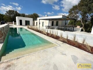 foto immobile Villa di Lusso con Piscina + 2 Dependance a Ostuni n. 5